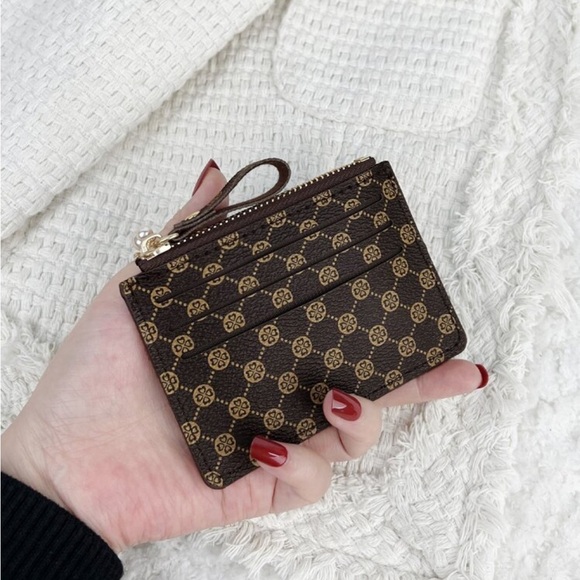 Handbags - ⚠️Clearance Coffee Brown Zipper Multifunctional Card Holder / Wallet